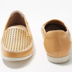 NWB Earth Origins Yellow Lizzy Wide Fit Women's Slip on Flats Loafers NEW in BOX